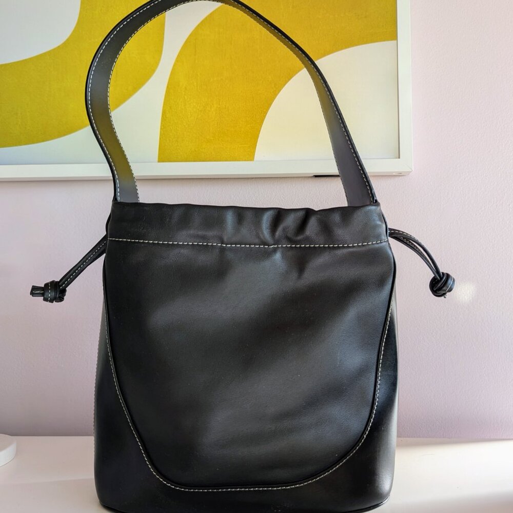 STAUD Cinch Bucket Bag Leather Contrast Stitch OS Black 90s Minimalist